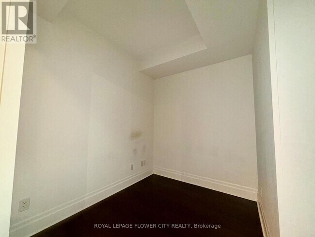 111 Upper Duke Crescent in Markham, ON - Building Photo - Building Photo