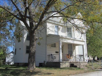 1638 Waterloo Rd in Cedar Falls, IA - Building Photo