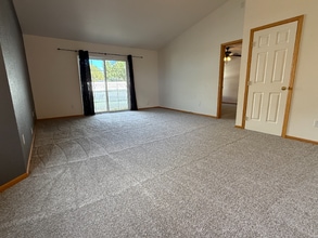 3955 Olympic Blvd in Billings, MT - Building Photo - Building Photo