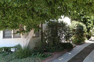 10361-10365 Ashton Ave in Los Angeles, CA - Foto de edificio - Building Photo