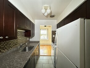 3710 N Pine Grove Ave in Chicago, IL - Building Photo - Building Photo