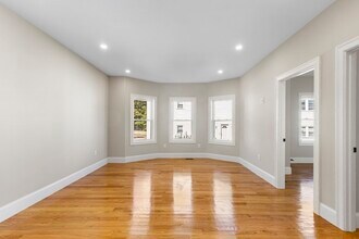 31 Woodale Ave in Boston, MA - Building Photo - Building Photo