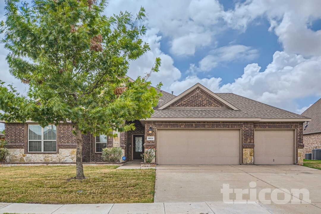 1044 Lufkin Ln in Forney, TX - Building Photo