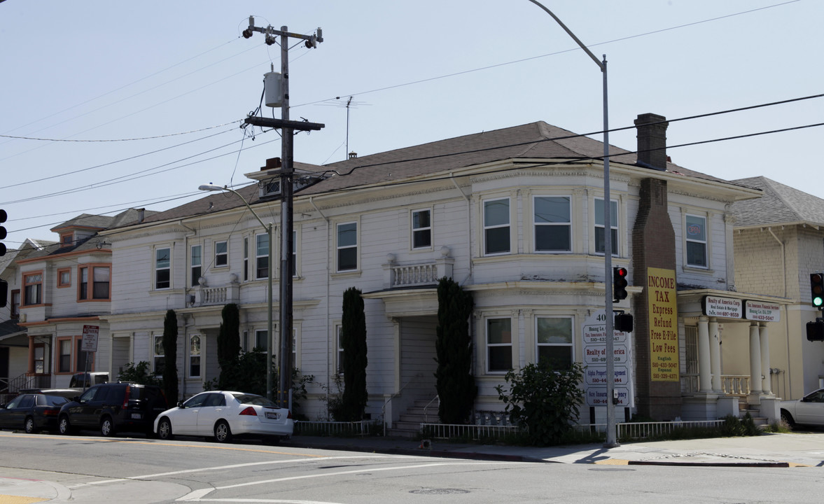 404 International Blvd in Oakland, CA - Building Photo