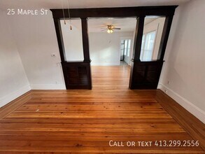 25 Maple St in South Hadley, MA - Building Photo - Building Photo