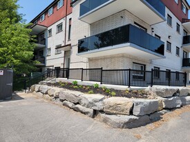 965 Simcoe St N in Oshawa, ON - Building Photo