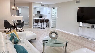 59 Camelot Gardens Blvd in Lehigh Acres, FL - Building Photo - Building Photo