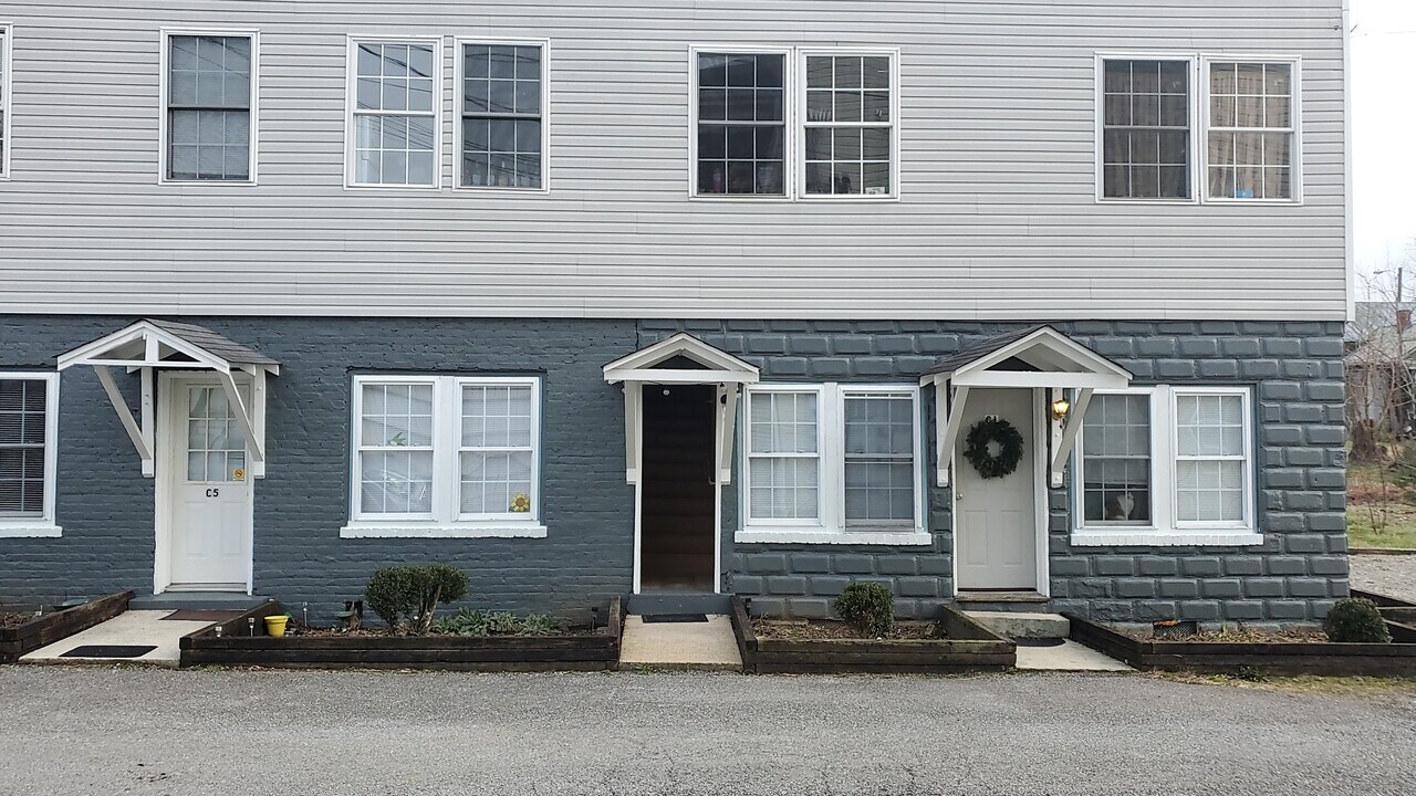 470 Mink Pl in Abingdon, VA - Building Photo