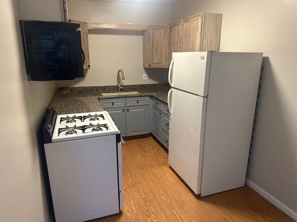 4907 N Illinois Ave in Peoria Heights, IL - Building Photo