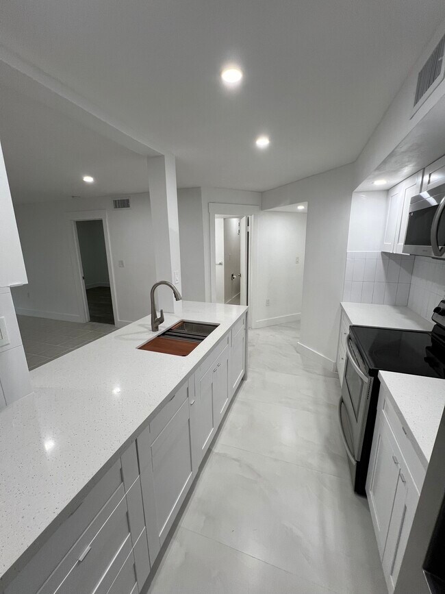 10500 SW 155th Ct, Unit Biscayne beach club in Miami, FL - Foto de edificio - Building Photo