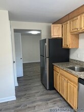 10 Totman Dr in Woburn, MA - Foto de edificio - Building Photo