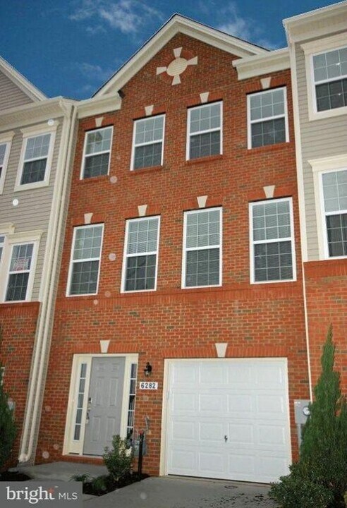 6282 Newport Ct in Frederick, MD - Building Photo