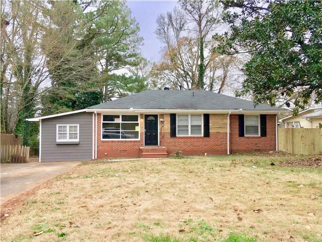 3213 Beech Dr in Decatur, GA - Foto de edificio - Building Photo