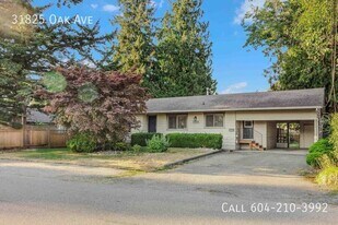 5 Bedroom Home w/ 2 Kitchens in Abbotsford, BC - Building Photo