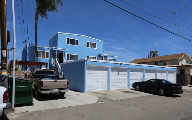 922 S Myers St in Oceanside, CA - Building Photo - Building Photo