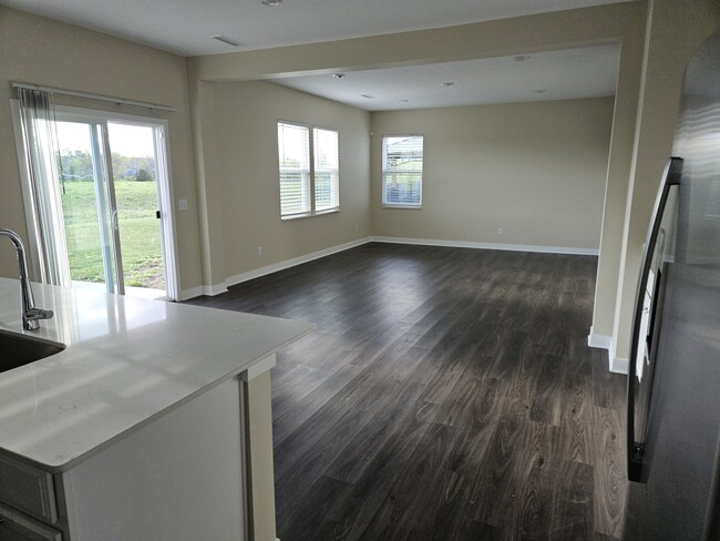 2704 Grassy Br Dr in Whitestown, IN - Building Photo - Building Photo