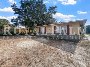 13037 First St in Ft. Myers, FL - Building Photo - Building Photo