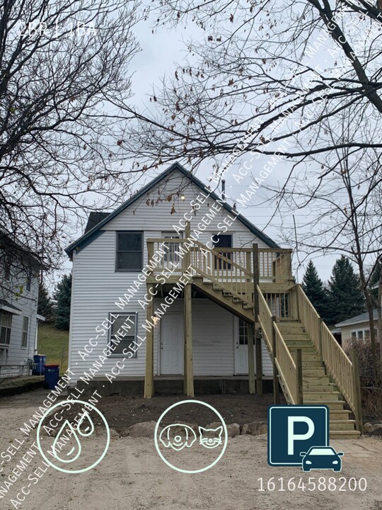 25 Coldbrook St NE-Unit -2 in Grand Rapids, MI - Building Photo