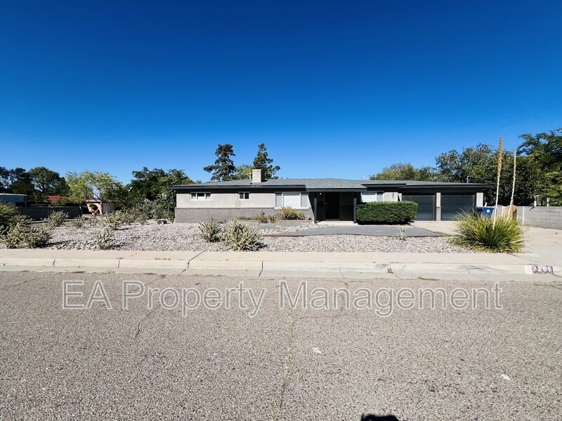 7201 Mountain Rd NE in Albuquerque, NM - Building Photo