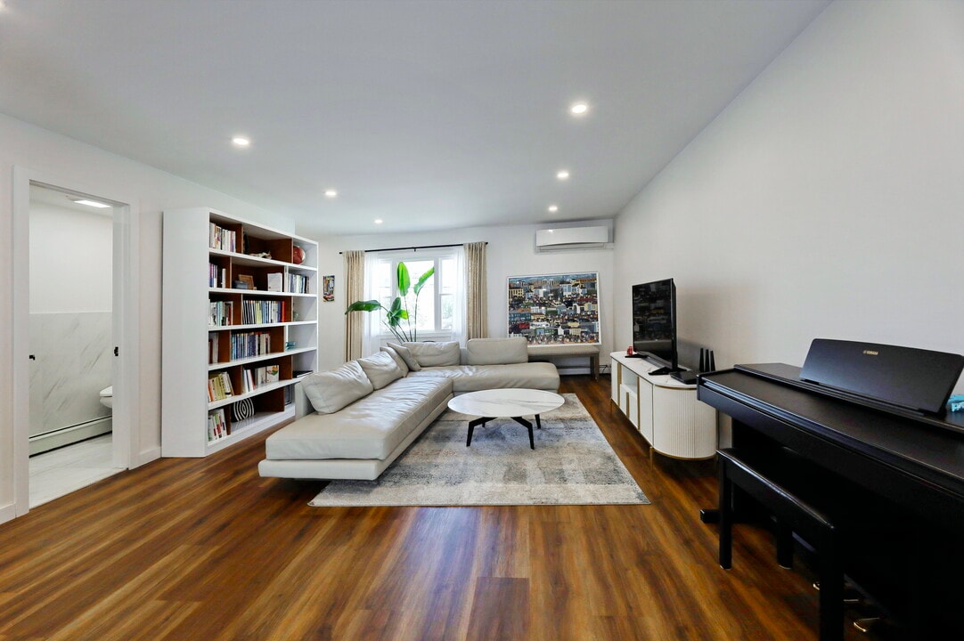 614 Gorge Rd, Unit Apt 2 in Cliffside Park, NJ - Building Photo