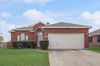 1362 Mill Crossing in Garland, TX - Building Photo - Building Photo