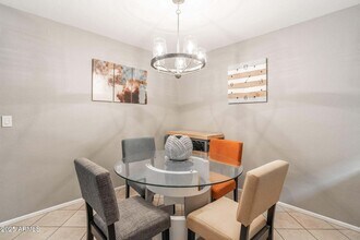 1402 E Guadalupe Rd in Tempe, AZ - Building Photo - Building Photo