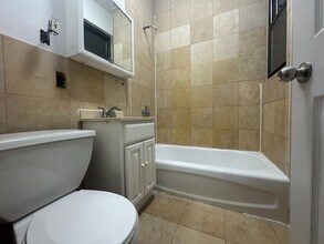 410 W 46th St, Unit 4C in New York, NY - Building Photo - Building Photo