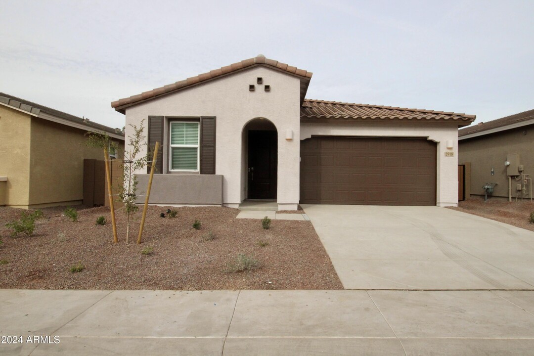 2918 E Frontiersman Ln in San Tan Valley, AZ - Building Photo