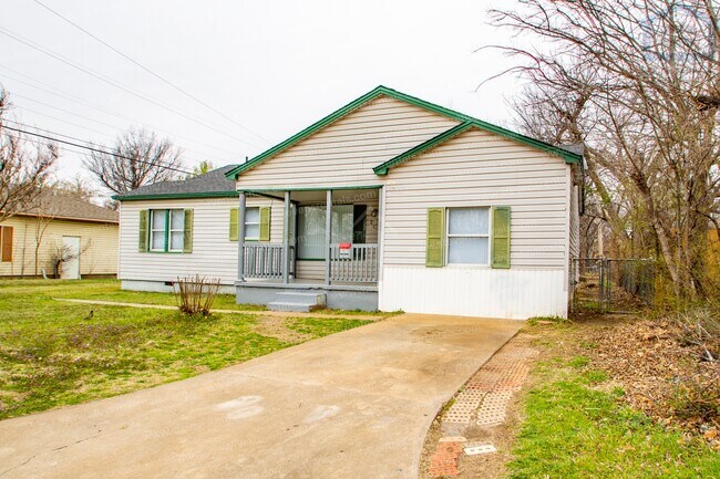 2206 NW 19th St in Lawton, OK - Building Photo - Building Photo