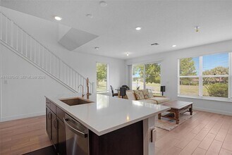 4317 Lago Dr, Unit 3240H in Lighthouse Point, FL - Foto de edificio - Building Photo