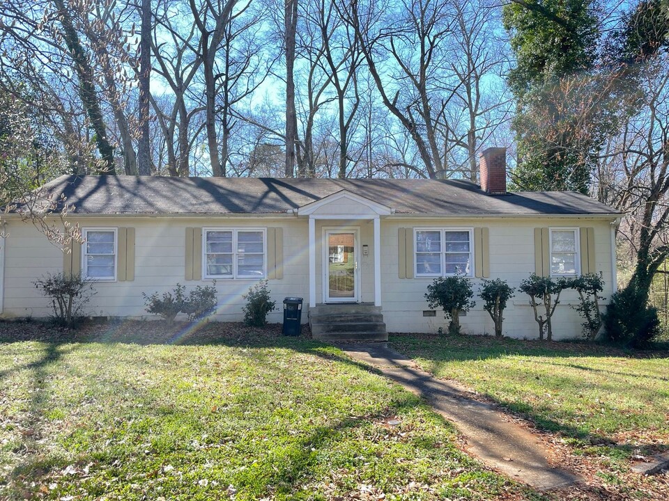 65 Jefferson Cir in Athens, GA - Building Photo