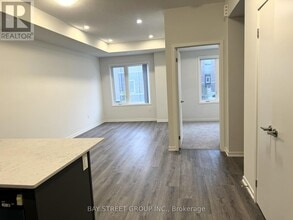 130 Honeycrisp Cres in Vaughan, ON - Building Photo - Building Photo