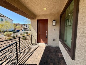 725 Omaggio Pl in Henderson, NV - Building Photo - Building Photo