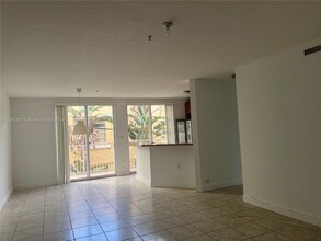 107 Mendoza Ave, Unit 2 in Coral Gables, FL - Building Photo - Building Photo