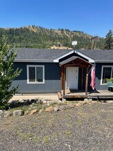 820 Crest Dr in Kamiah, ID - Building Photo - Building Photo