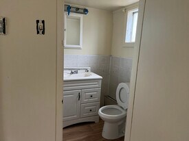 216 E 108th St in Los Angeles, CA - Building Photo