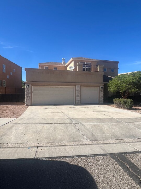 10709 Flagstone Pl NW in Albuquerque, NM - Building Photo