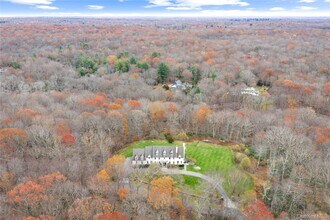 11 Lost Nations Rd in Pound Ridge, NY - Building Photo - Building Photo
