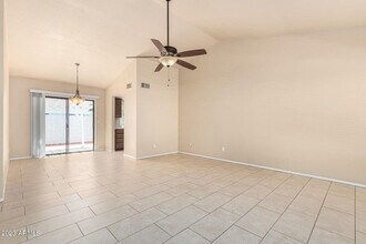 3317 E Siesta Ln in Phoenix, AZ - Building Photo - Building Photo