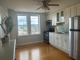 201 45th St, Unit Union City E2 in Union City, NJ - Building Photo