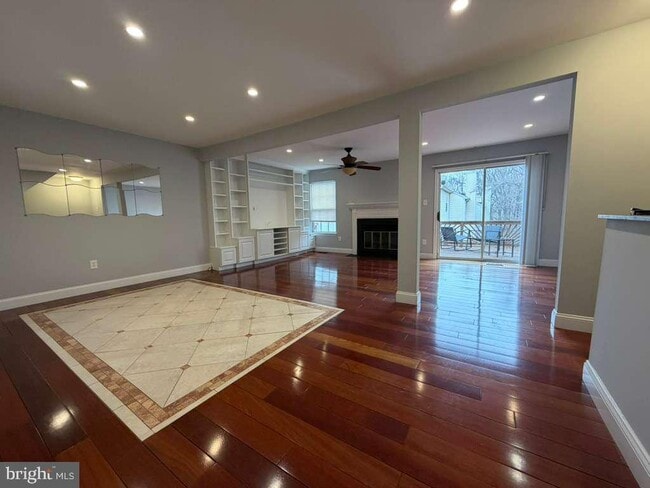 10354 College Square in Columbia, MD - Building Photo - Building Photo