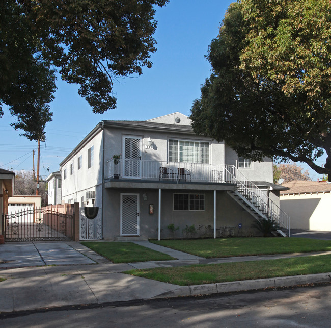 541 N Shelton St in Burbank, CA - Foto de edificio - Building Photo