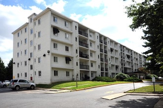 Chasemont Apartments in Newark, DE - Foto de edificio - Building Photo