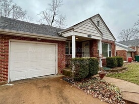 1336 Lanvale Dr in St. Louis, MO - Building Photo