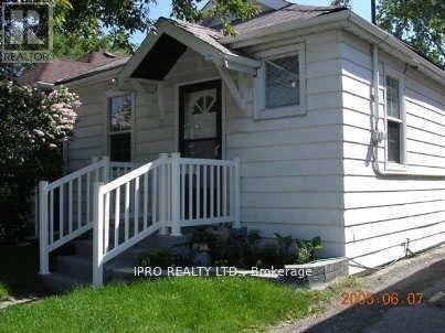 367 Kipling Ave in Toronto, ON - Building Photo