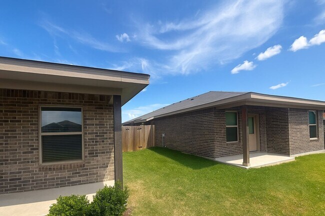 6015 Amelia Earhart Blvd in Killeen, TX - Building Photo - Building Photo