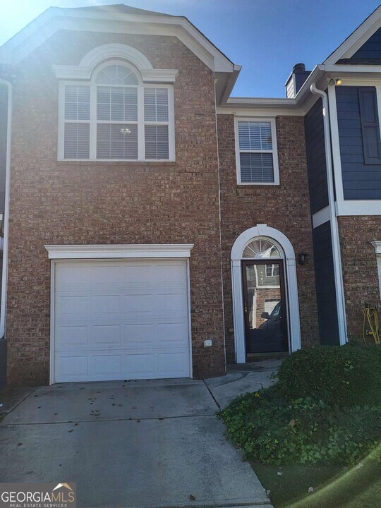 6575 Above Tide Pl in Flowery Branch, GA - Building Photo