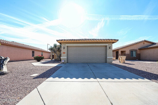 25025 W Dove Mesa Dr in Buckeye, AZ - Building Photo - Building Photo