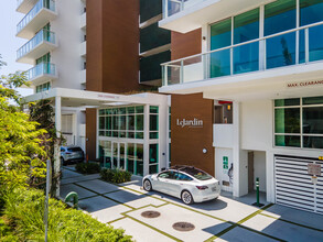 Le Jardin Residences in Bay Harbor Islands, FL - Building Photo - Building Photo