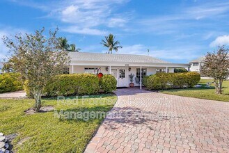 6731 Panther Ln in Ft. Myers, FL - Building Photo - Building Photo